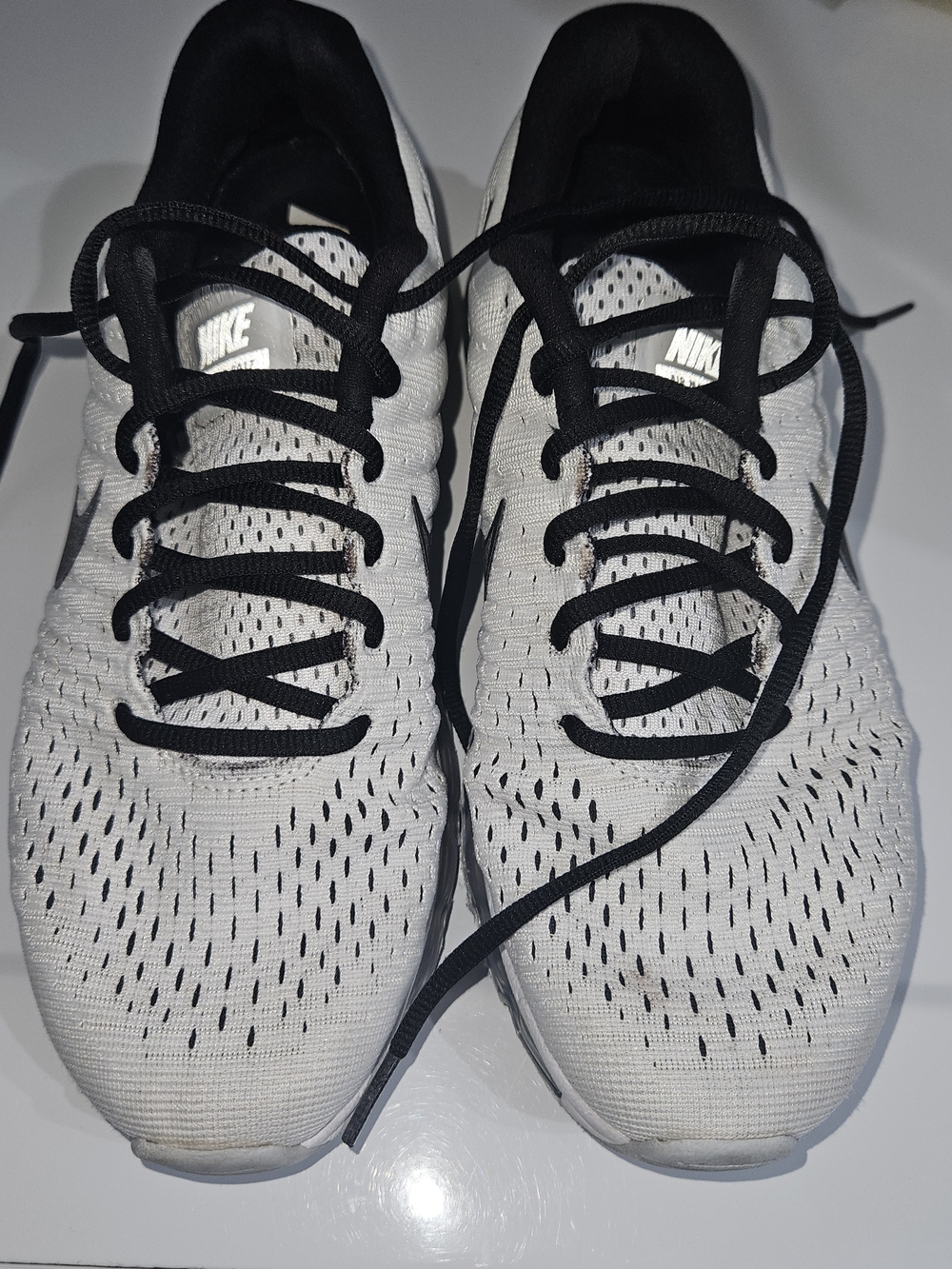 Nike Men’s AirMax Lightweight White and Black Running Shoes